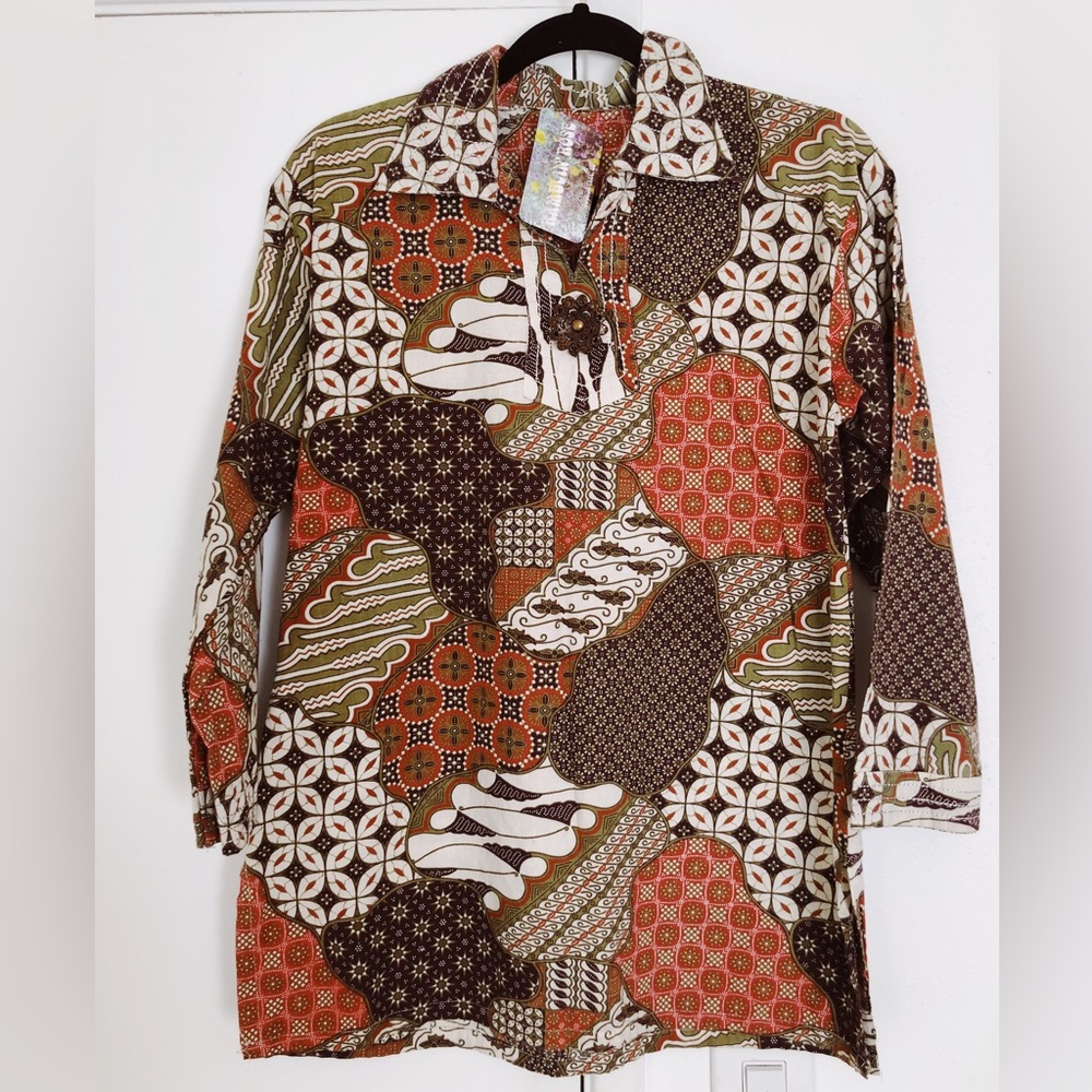 Vintage Patchwork Batik Paisley Blouse with Brooch / Vintage 90s Boho Blouse Top